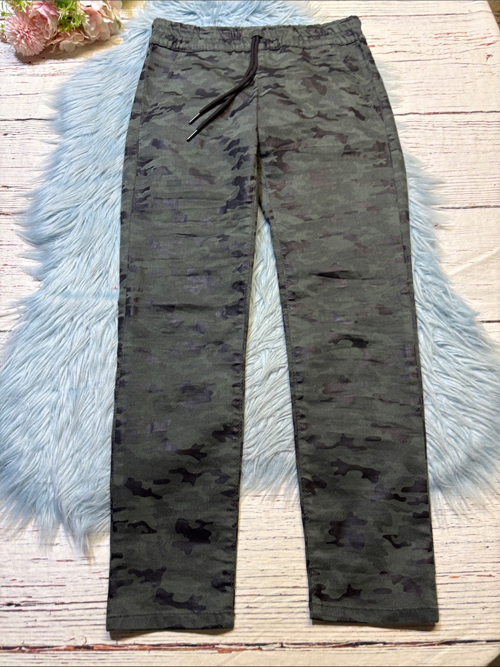 Bevy Flog Green Camo Shely Jogger Pants sz 25